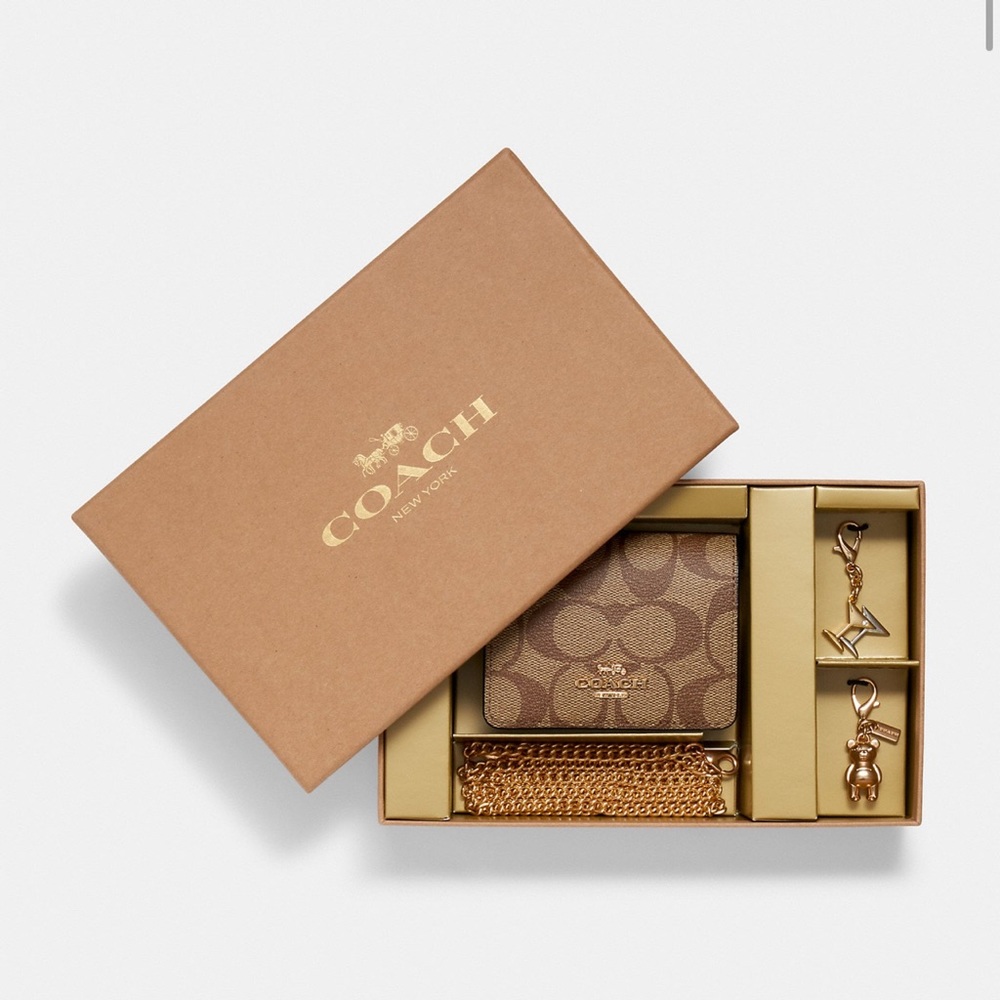 *NWT* Coach Boxed Mini Wallet On A Chain In Blocked Signature Canvas Gift 🎁 Set